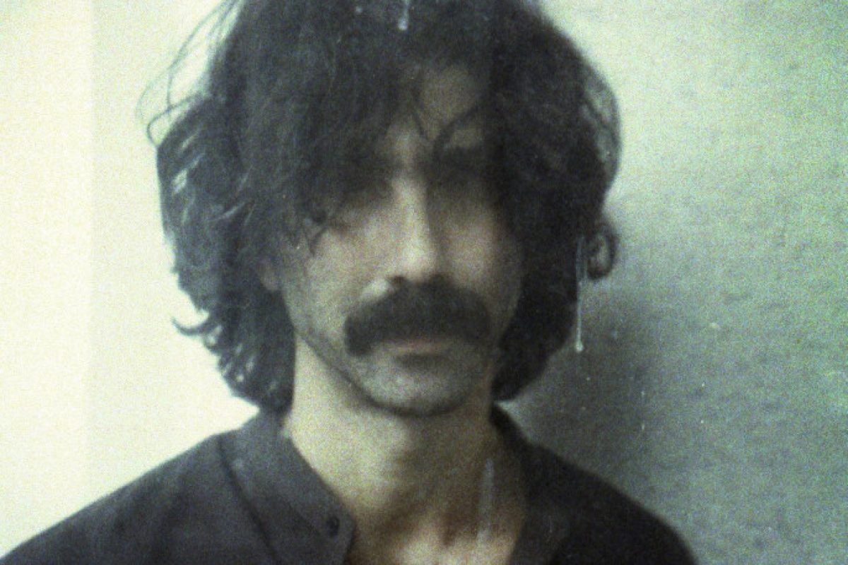 ANDREA-LASZLO-DE-SIMONE